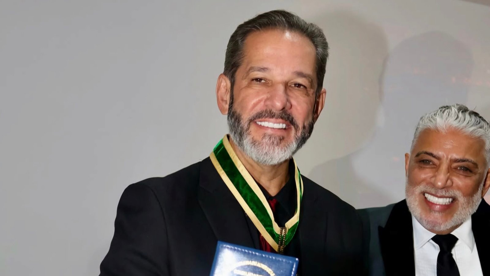 Pedro Mota recebe título de Comendador e reforça trajetória de destaque no show business brasileiro