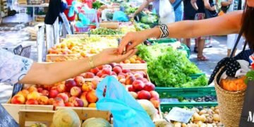 Como economizar na feira: pequenas atitudes podem fazer diferença no orçamento