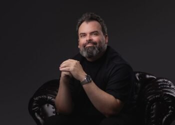 Lucas Andrade de Moraes: o estrategista que transforma ecossistemas digitais em motores de crescimento empresarial