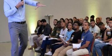Leandro Quintão consolida trajetória como referência em estratégias de vendas e desenvolvimento empresarial