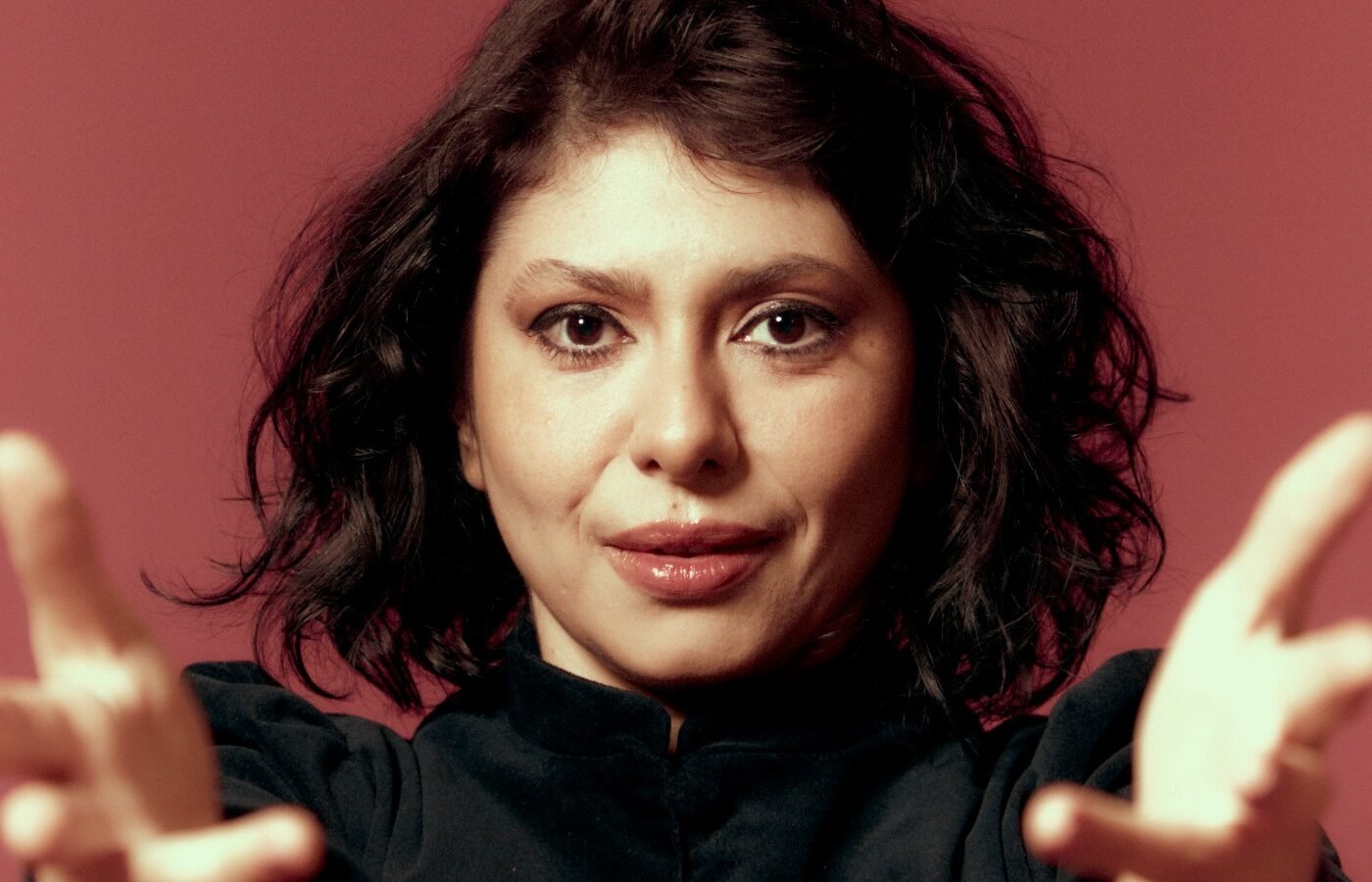 Aos 10 anos de carreira, Luísa Vianna vive Edith Piaf e prepara novo musical para 2027
