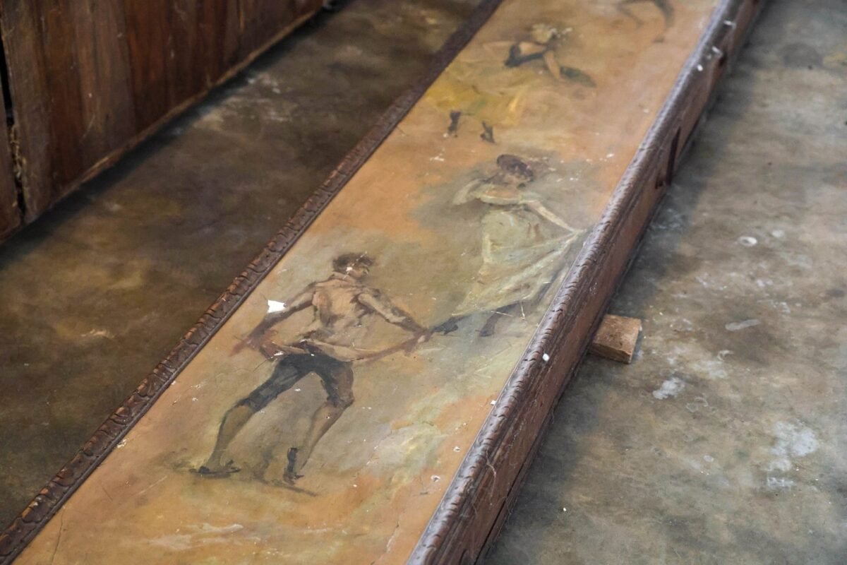 Descobertas pilastras pintadas por Bordalo Pinheiro em Tondela