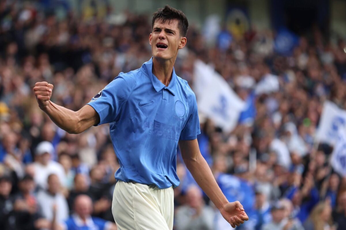 Brighton surpreende Arsenal com nova camisa em aniversário de 125 anos