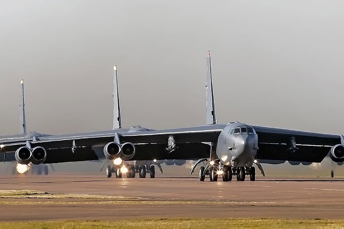 Base aérea no Reino Unido em estado de alerta após detenções por infração na lei dos explosivosCréditos:RAF Fairford
