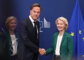 EPA/OLIVIER HOSLET