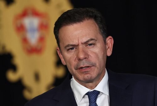 Montenegro anuncia redução do IRS até o 6.º escalão