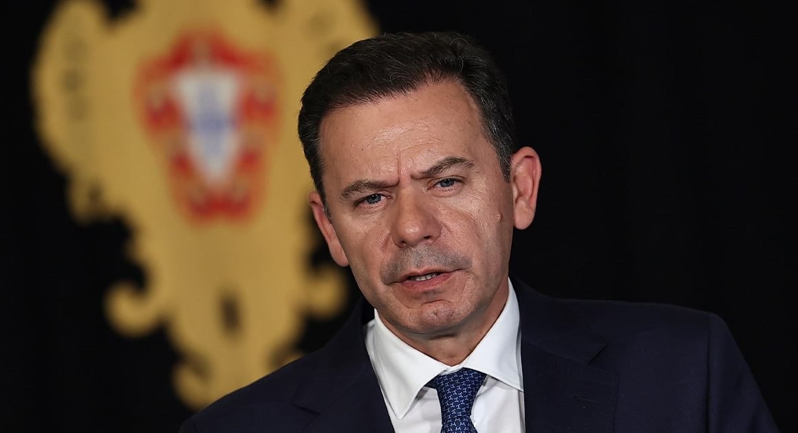 Montenegro anuncia redução do IRS até o 6.º escalão