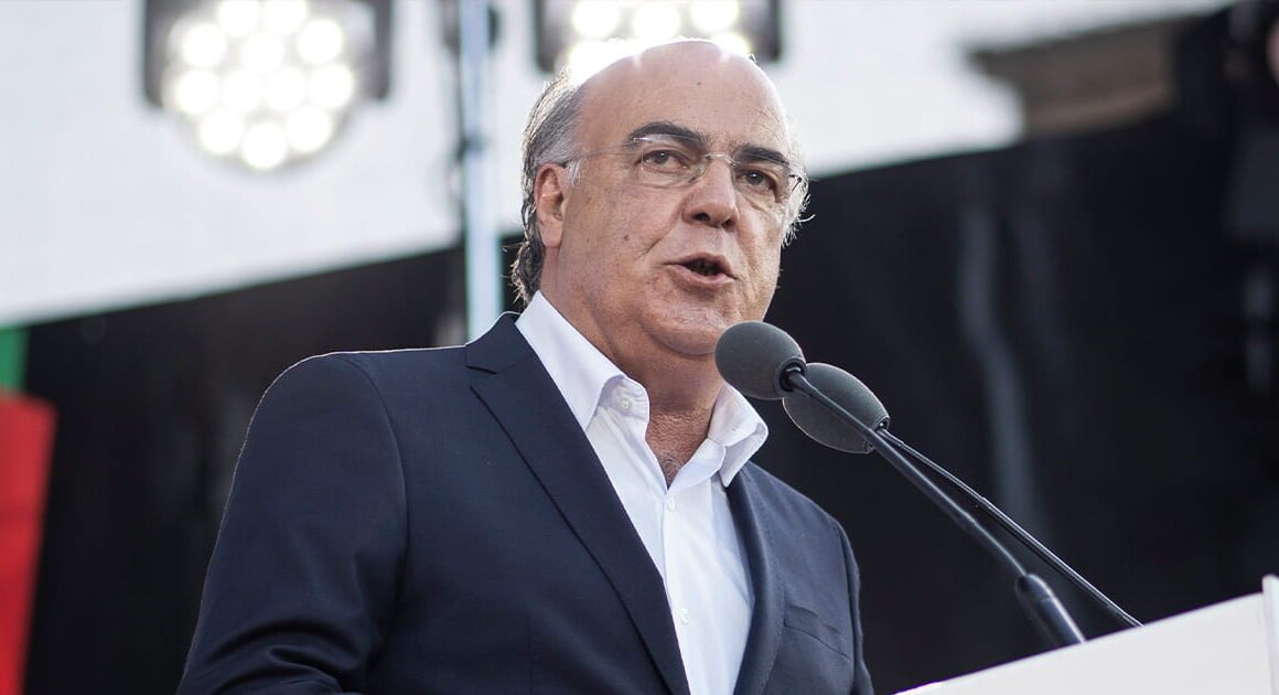 Julgamento de ex-autarcas de Barcelos e Santo Tirso começa com silêncio dos réus