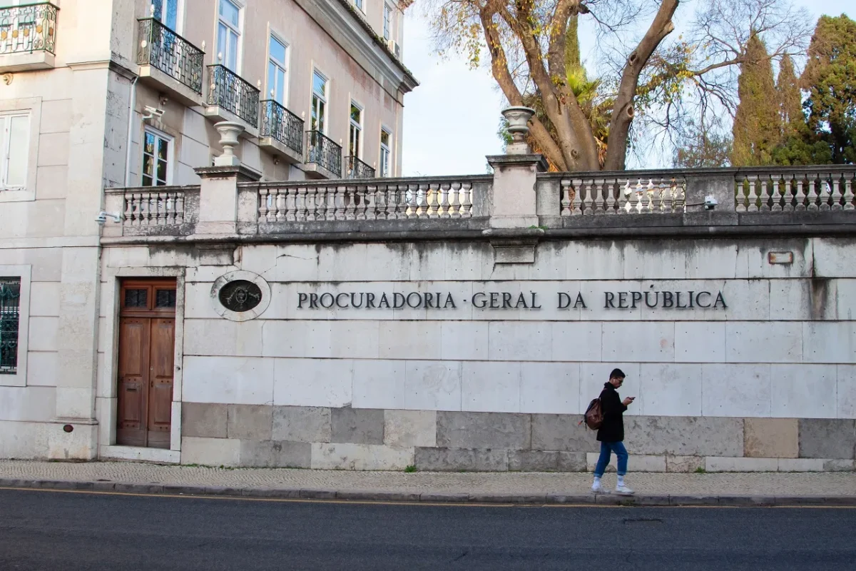 Caso das gémeas chega à acusação: três arguidos indiciados por prevaricação e uma por burla qualificada