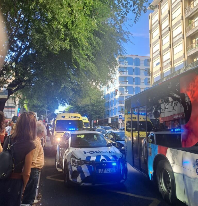 Mulher passa mal e provoca evacuação de autocarro em Braga