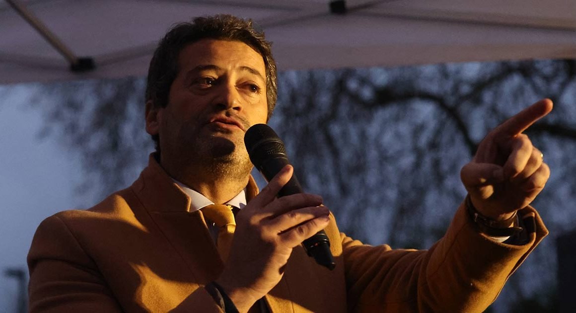 André Ventura critica primeiro-ministro como ‘pai da incompetência’