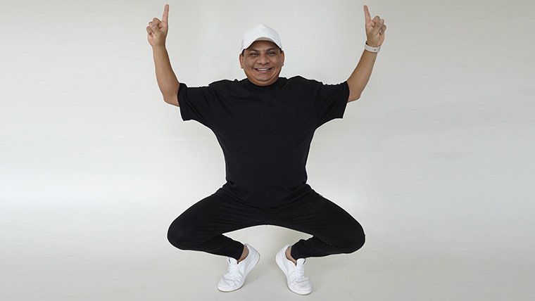 Influencer e humorista Assis Incubado chega para turnê em São Paulo