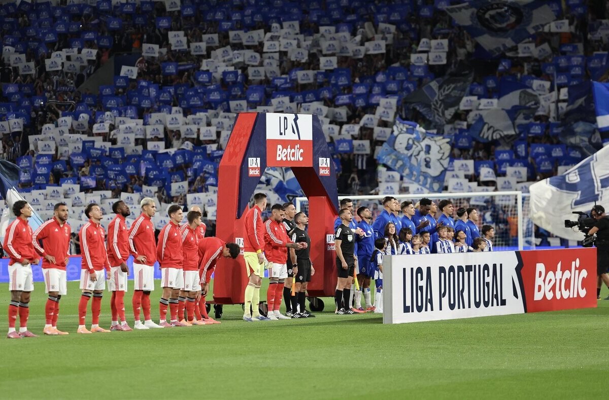 FC Porto e Benfica divulgam onzes iniciais para o Clássico da Primeira Liga