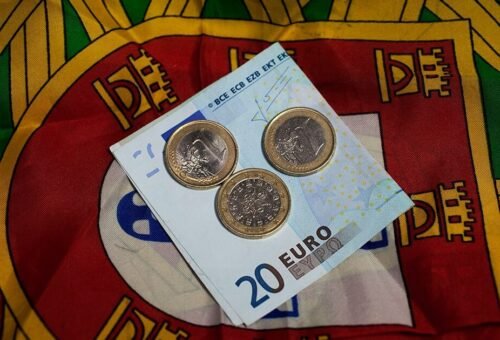 Redução de IRS traz economia de 12 euros para quem ganha 1.000 euros
