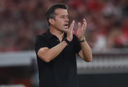 Milan enfrenta Benfica em estreia na Liga Europa com mudanças no time