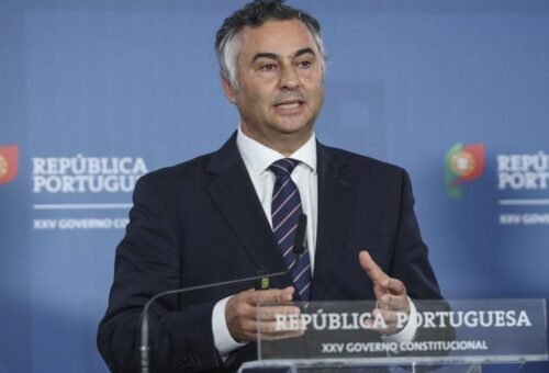 Ministro da educação solicita inquérito a escolas que rejeitaram alunos