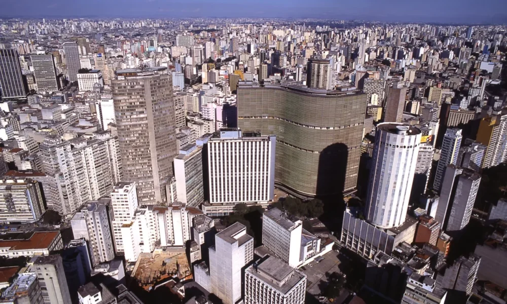 De águas termais a praias: 10 destinos de São Paulo que combinam com viagens 60+