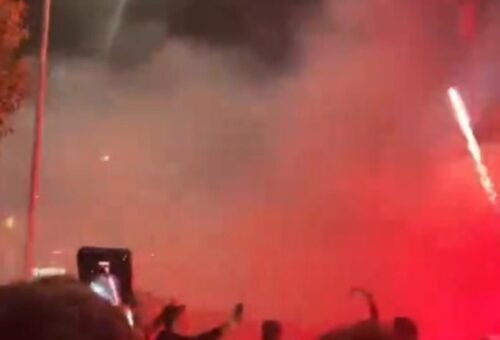 Adeptos recebem equipe do Torreense com festa após vitória na Europa