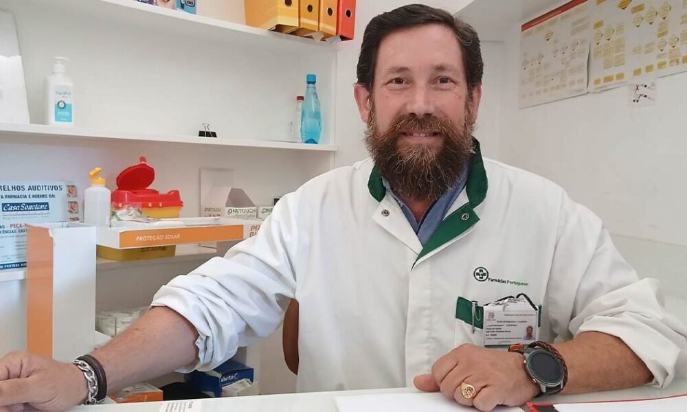 Braga: carlos começou na farmácia aos 9 anos e já lá vai meio século