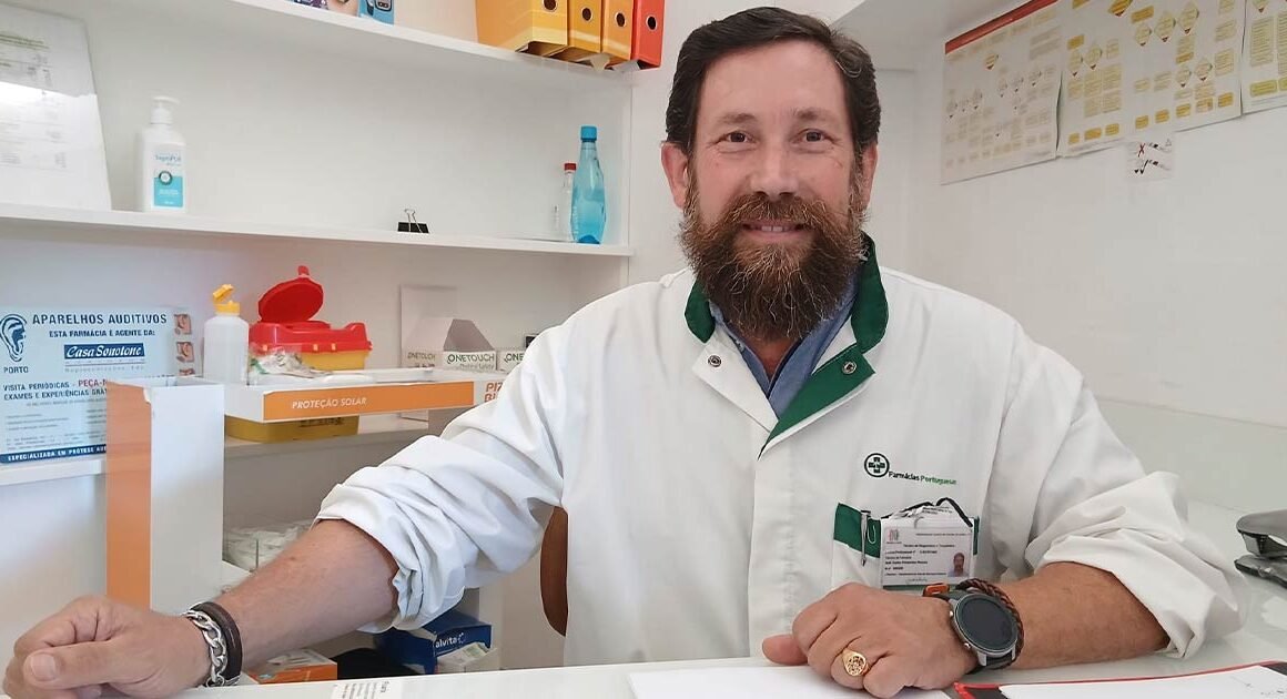 Braga: carlos começou na farmácia aos 9 anos e já lá vai meio século