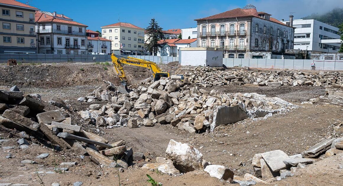 Suspensão da obra do mercado de viana do castelo põe em "risco" financiamento