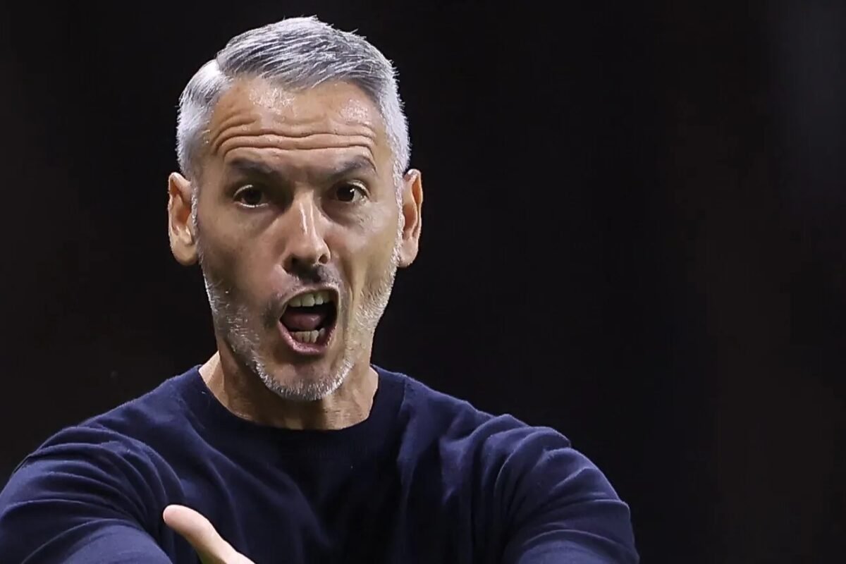 Carlos Vicens se destaca entre os 10 treinadores com mais vitórias no SP. Braga