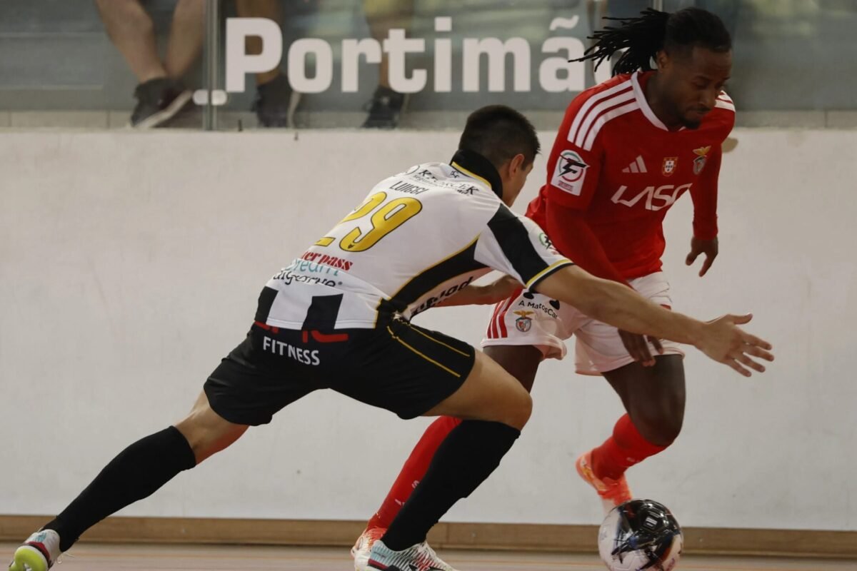 Benfica cede empate ao Portimonense após início promissor
