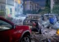 Rússia volta a atacar a Ucrânia e atinge edifício residencial em OdessaCréditos:Ukrainian Emergency Service // AP