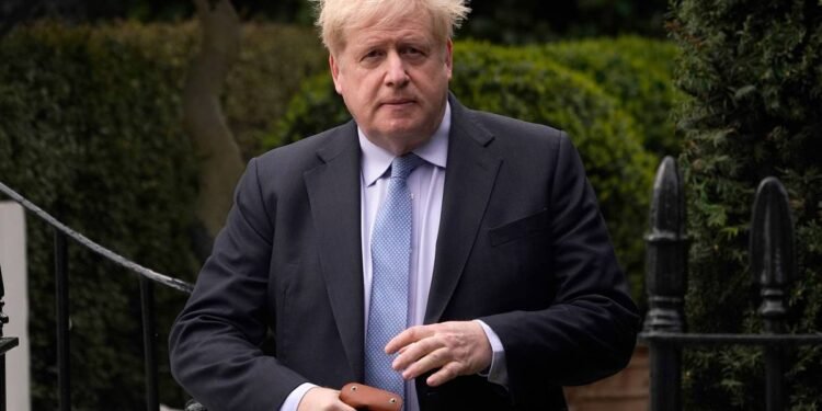 Comboio com Boris Johnson e ex-diretor da CIA escapa por minutos a ataque de drone russoCréditos:Alberto Pezzali