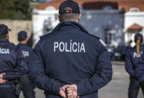 Protestos da polícia se intensificam por acordo sobre suplemento salarial