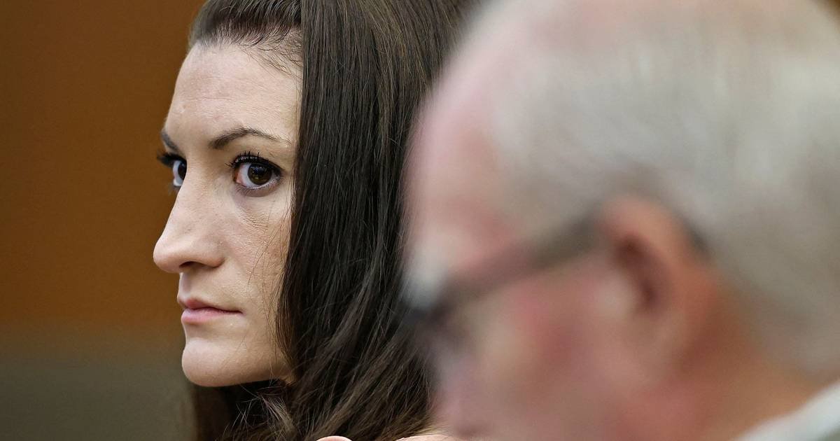Caso Lindsay Clancy: defesa pede investigação ao jurado que impediu veredictoCréditos:Greg Derr