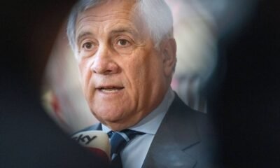 Ministro italiano associa minissaias à infidelidade... e redes sociais 'não perdoam'Créditos:Marius Burgelman/AP