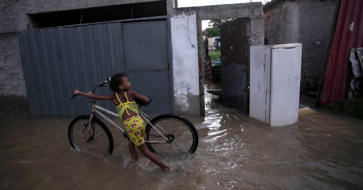 Cheias ou seca extrema: efeitos do El Niño na América Latina atingem 25,8 milhões de criançasCréditos:Bruna Prado/AP