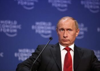 Putin declara solidariedade ao Irão e diz estar a prestar “assistência necessária” em plena guerra com os EUA e Israel