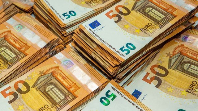 Euro subiu e manteve-se no patamar dos 1,13 dólaresCréditos:Foto Arquivo
