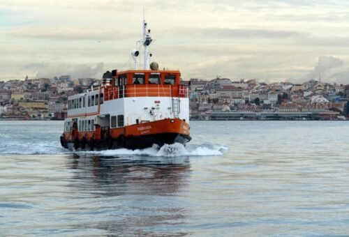 Lisboa recebe apresentação da maior operação elétrica do mundo com 10 navios