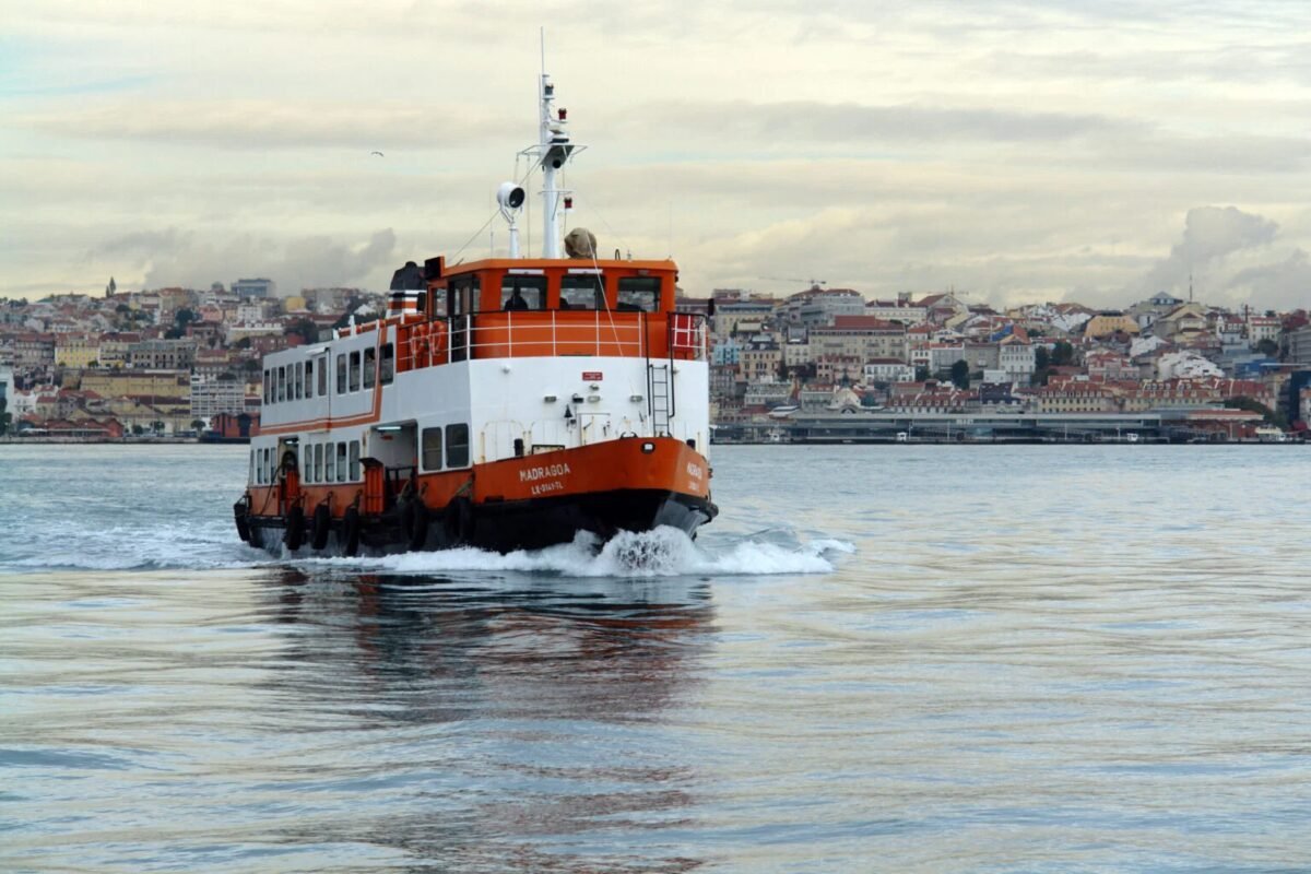 Lisboa recebe apresentação da maior operação elétrica do mundo com 10 navios