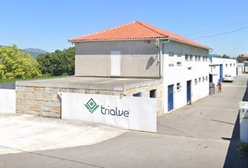 Fábrica de peúgas em Barcelos será leiloada por 845 mil euros