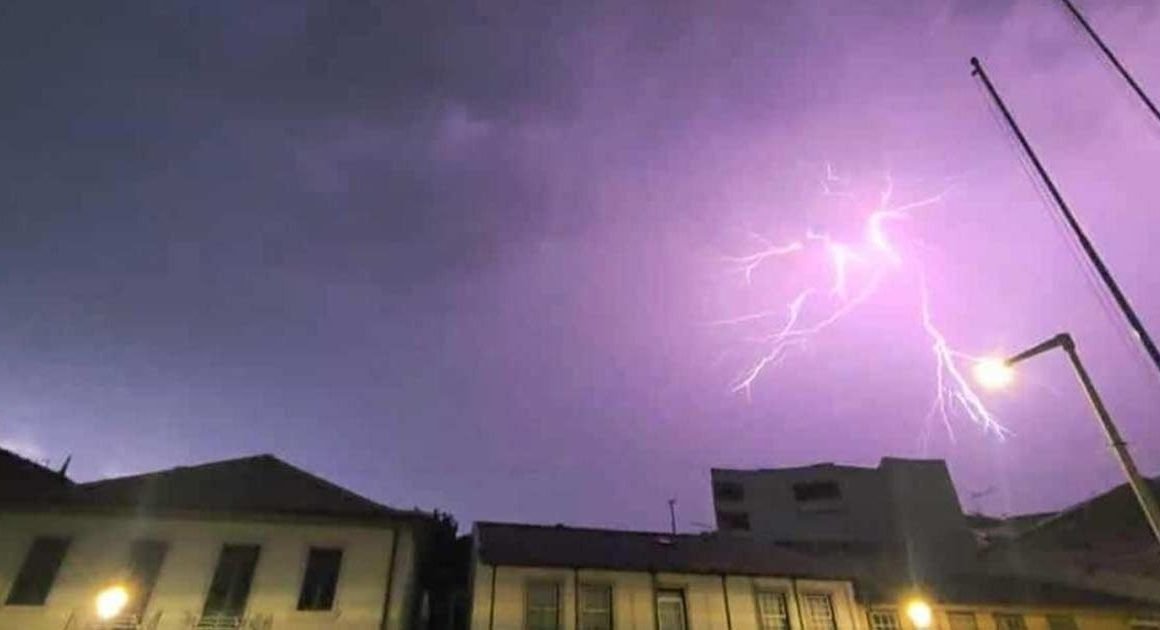 Sete distritos do continente sob aviso amarelo por trovoada na segunda-feira