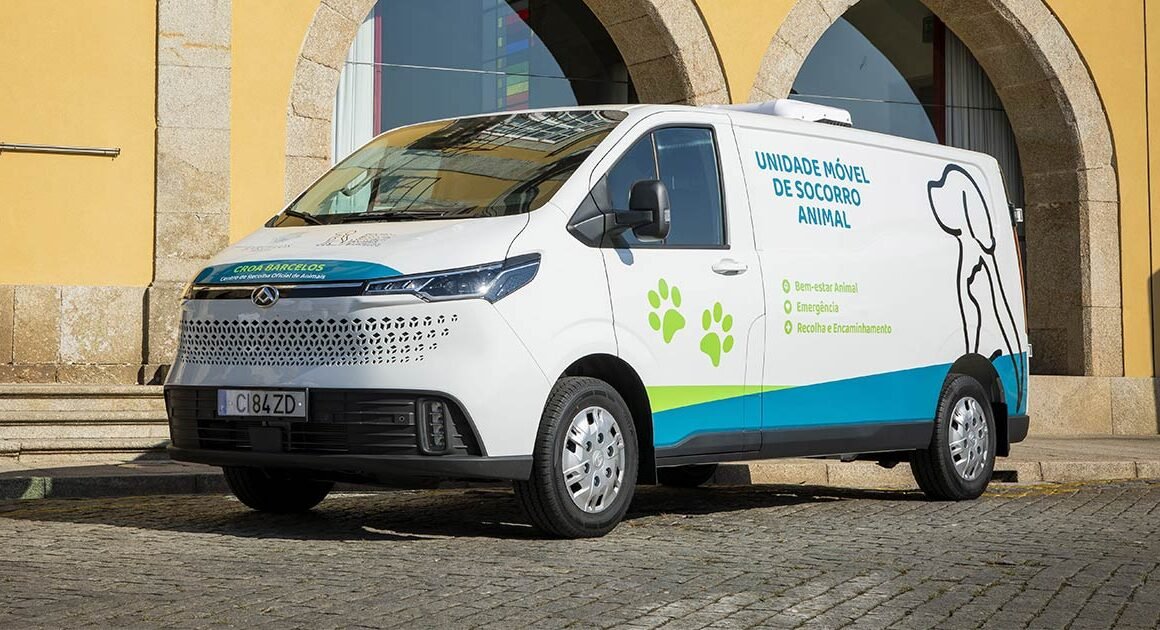 Barcelos ganha carrinha para socorrer animais feridos