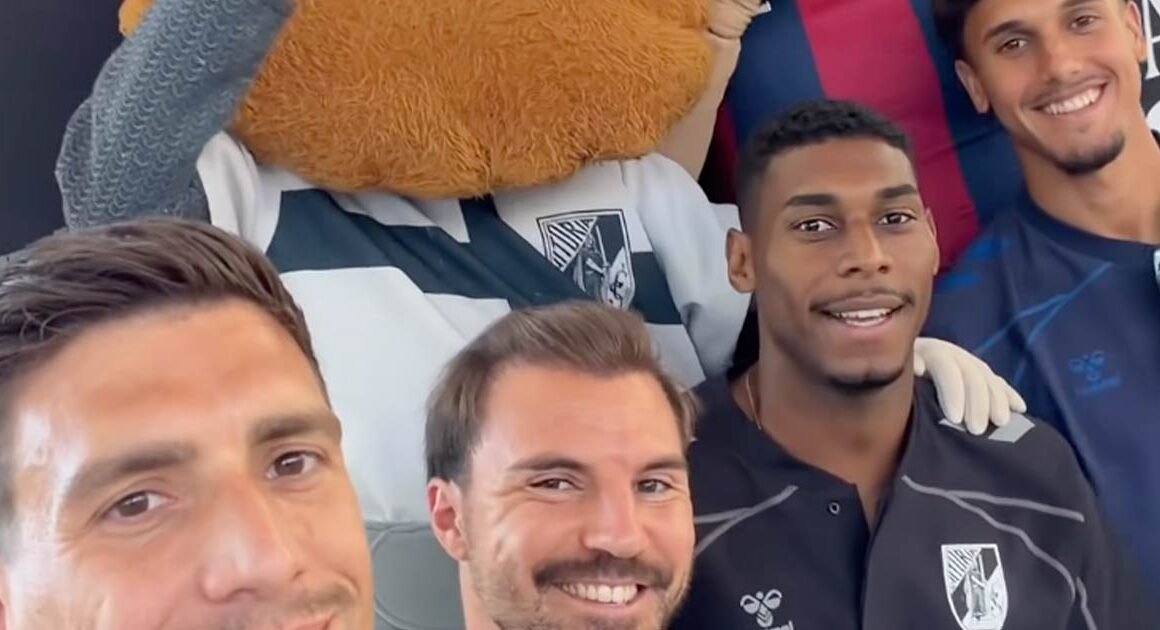 Jogadores do vitória trocam relvado por ‘lição’ dos alunos transmontanos
