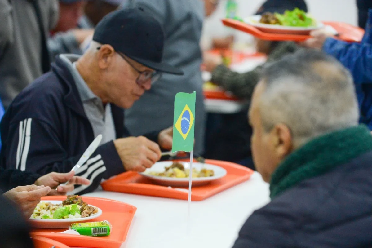 Funcionamento das unidades do Bom Prato neste fim de semana