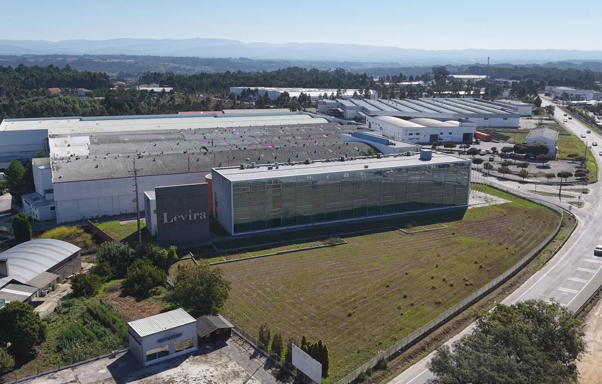 Antigo império da Levira à venda por 10 milhões de euros. Fábrica com 40.000 m2 empregou centenas de pessoas