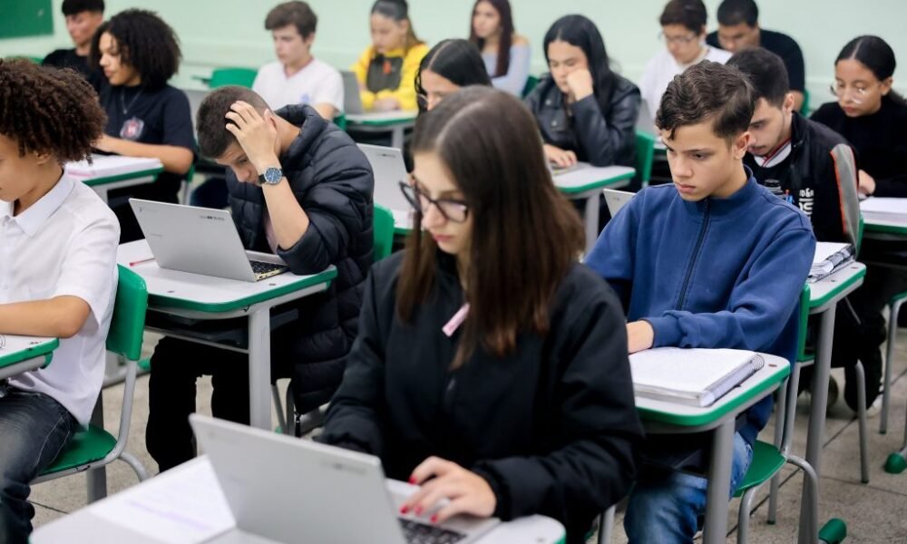 Secretaria da Educação de SP organiza ‘aulão’ preparatório para o Provão Paulista e Enem