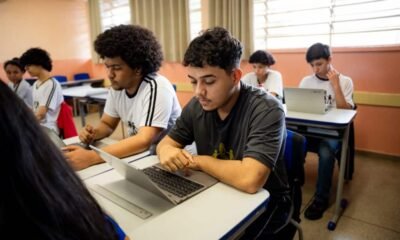 ‘Aulão’ do Provão Paulista e Enem reforça estratégias de redação e matemática para alunos da rede estadual