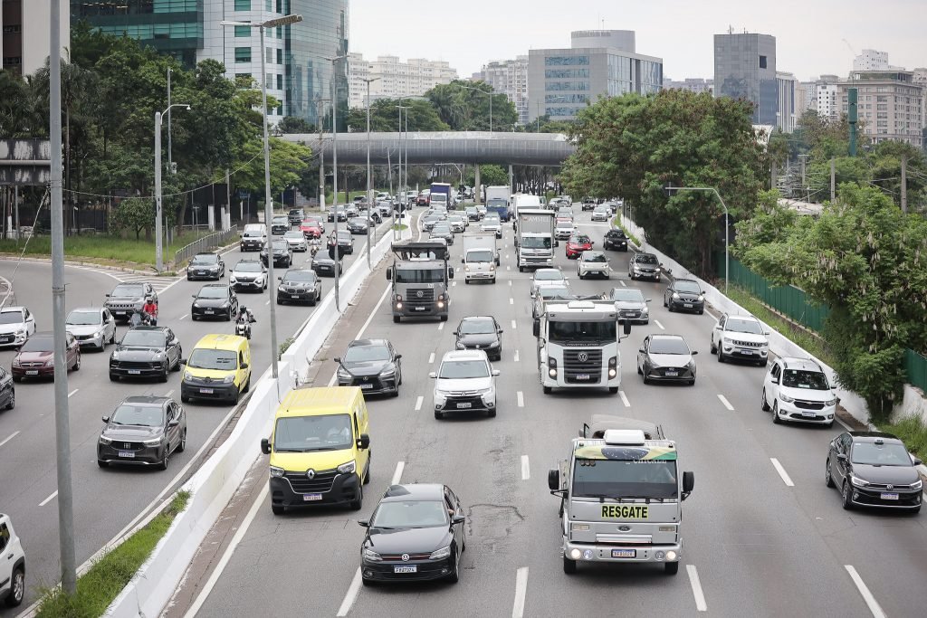 Licenciamento é obrigatório para placas de final 7 e 8 em outubro no estado de SP