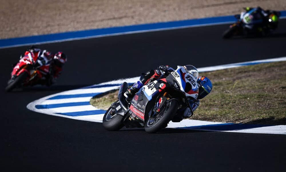 Bulega iguala recorde de vitórias nas Superbikes. Oliveira fica em quarto no EstorilCréditos:RODRIGO ANTUNES / EPA