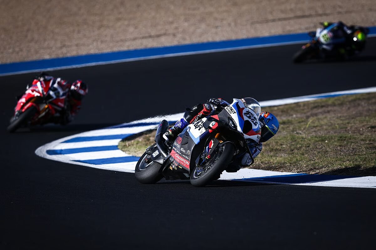 Bulega iguala recorde de vitórias nas Superbikes. Oliveira fica em quarto no EstorilCréditos:RODRIGO ANTUNES / EPA