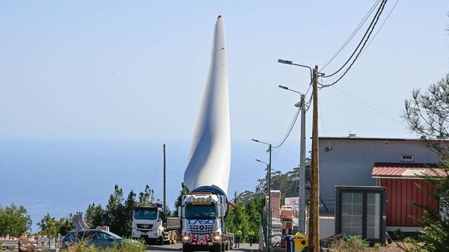 Transporte de pás eólicas volta a condicionar trânsito até 18 de OutubroCréditos:Foto Rui Silva/ASPRESS