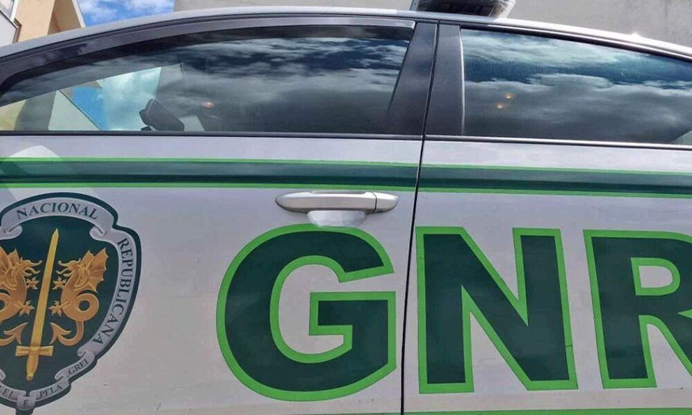 Póvoa de lanhoso: homem dispara contra a mulher e acerta na perna de filho de três anos